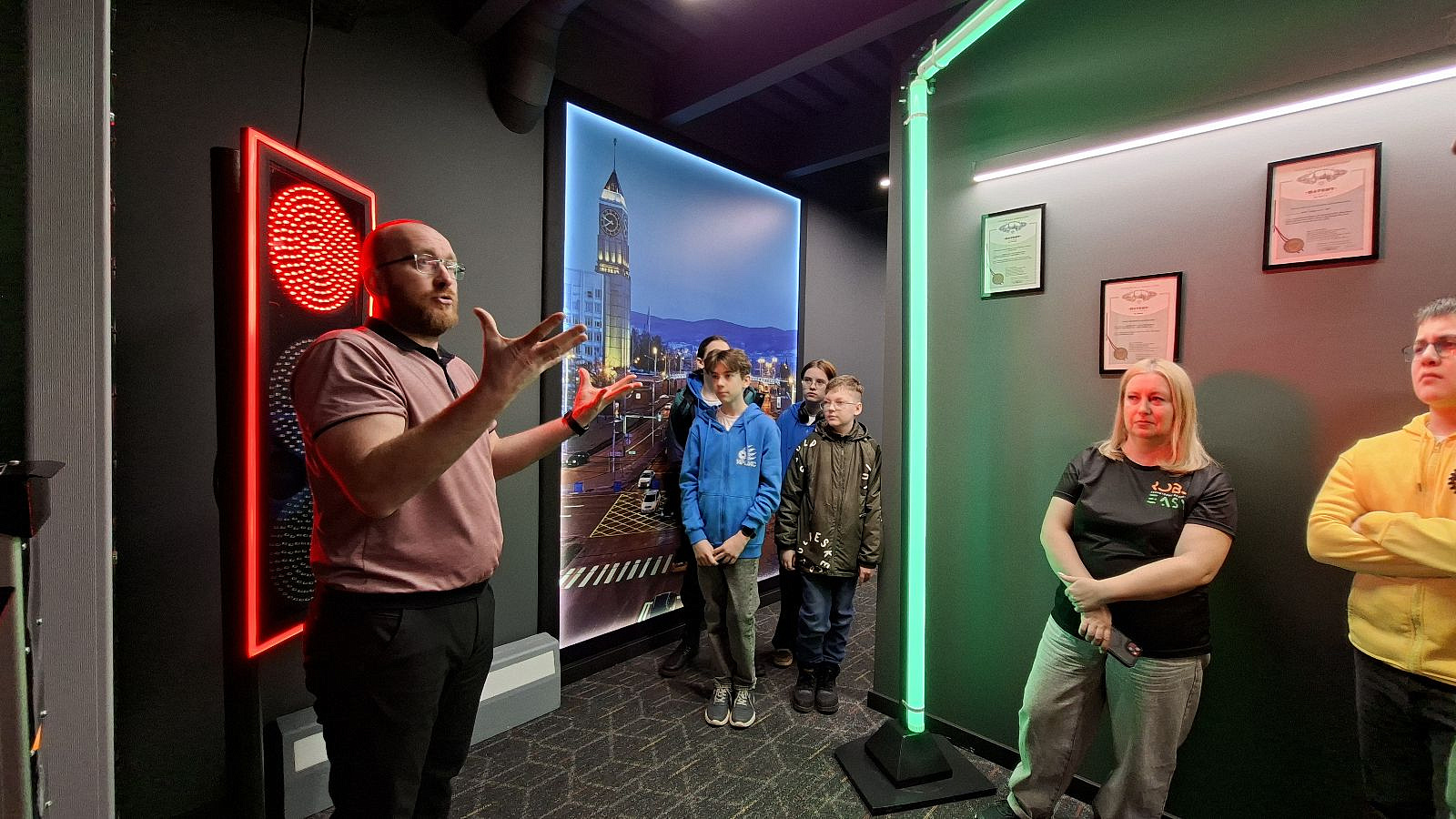 Автономный светофор с генерацией энергии от движения транспортных средств - школьный проект с большим будущим. Автономный светофор с генерацией энергии от движения транспортных средств - школьный проект с большим будущим.